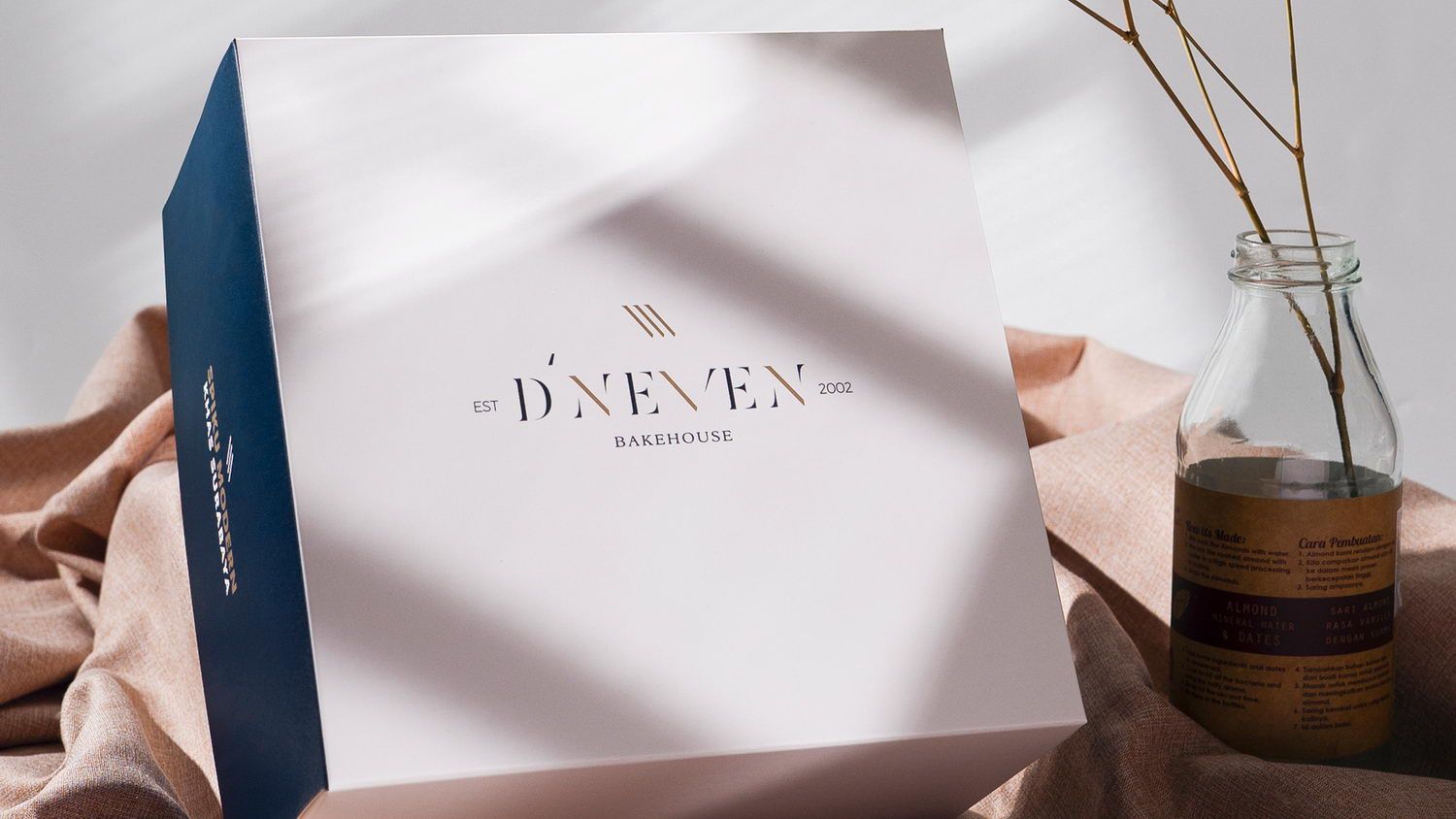 Kemasan hadiah DNEVEN berukuran 20x20