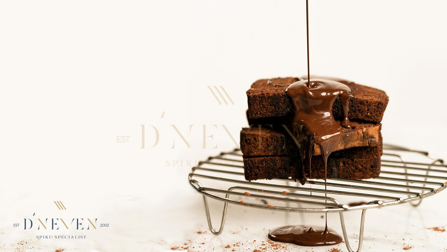 Triple Chocolate Spiku DNEVEN dengan lapisan dan isian cokelat