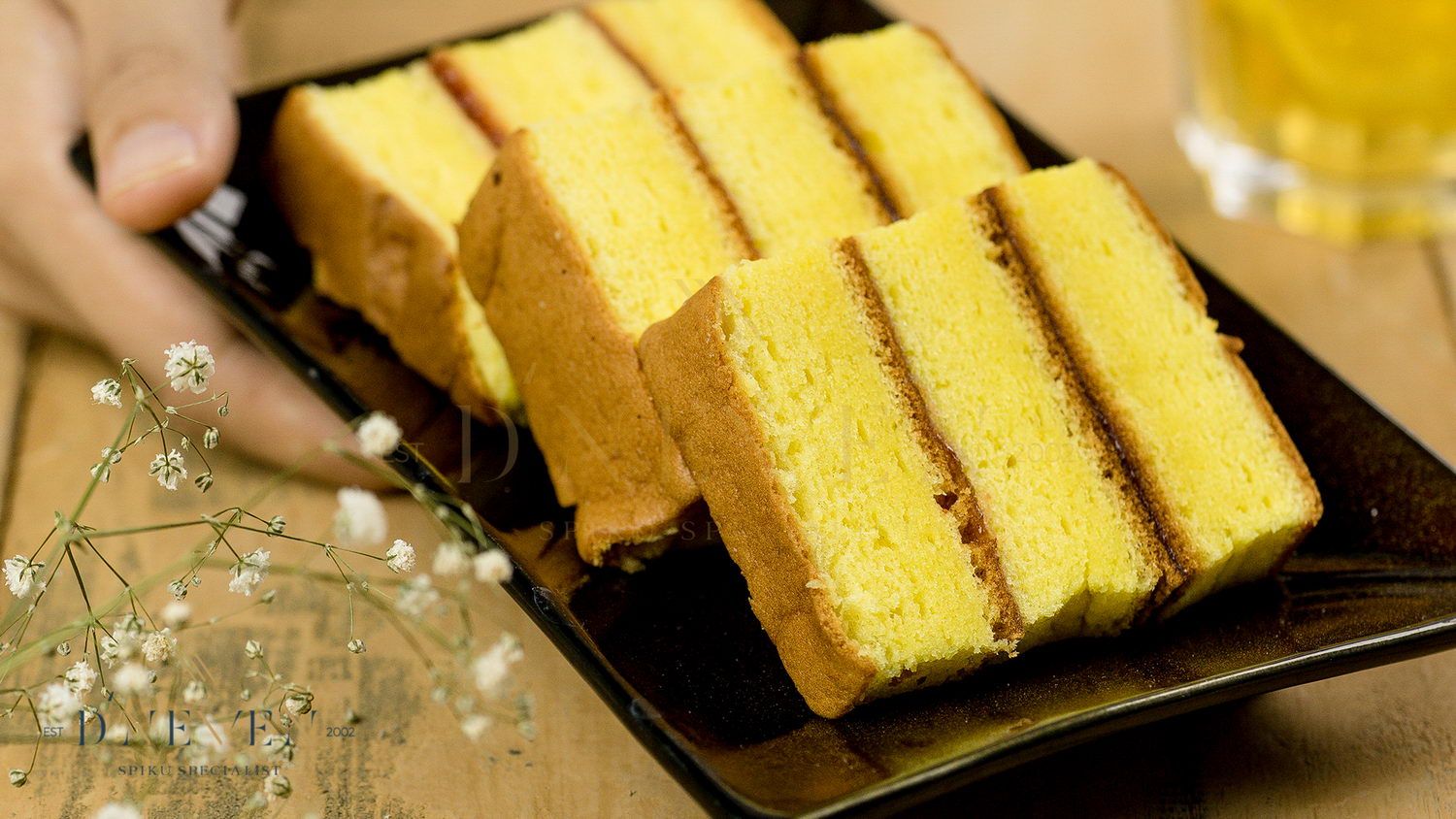 Slices of layered Triple Vanilla Spiku