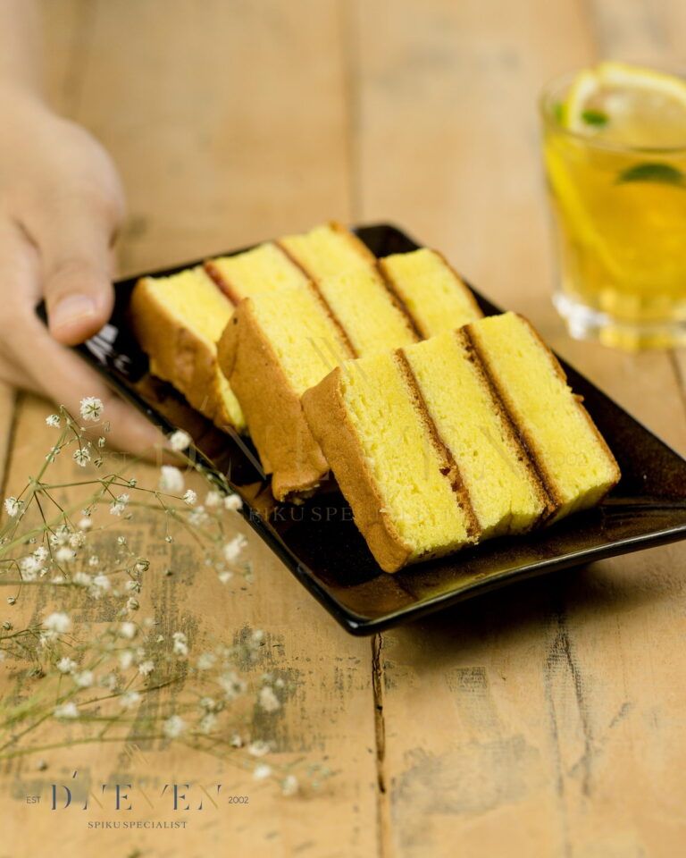 Slices of layered Triple Vanilla Spiku