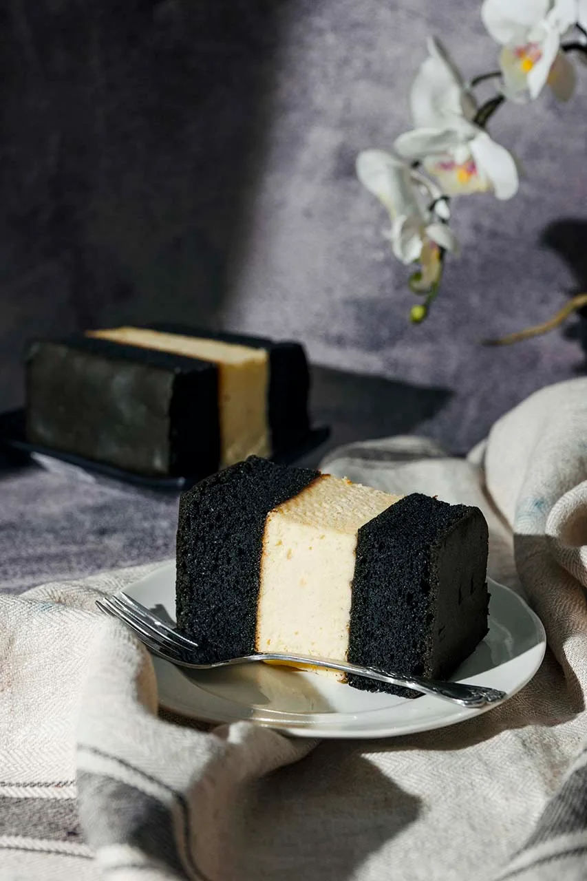 DNEVEN-Spiku-Specialist -Spiku-Lapis-Cake-Oleh-oleh-Surabaya-Spikoe-Resep-Kuno-charcoal-cheese (2)